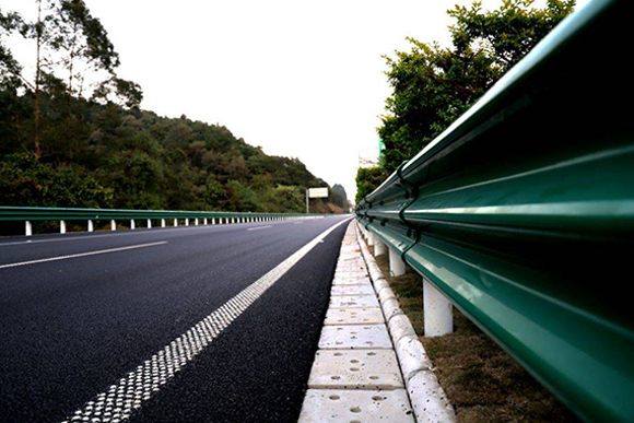 贵港高速公路护栏的常用类型