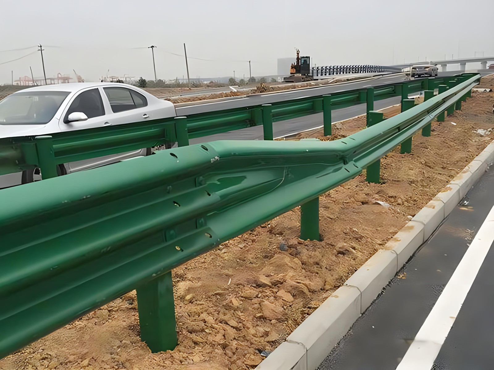 贵港高速波形护栏板日常维护方案确保道路安全新举措