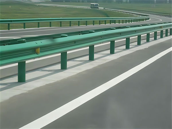 贵港高速护栏板守护安全广泛应用于多个行业